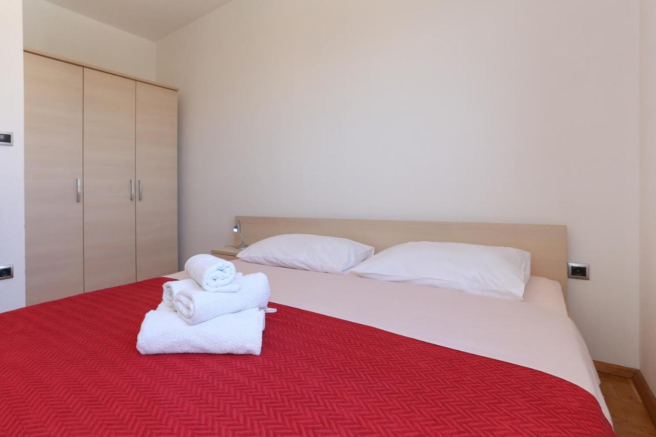Villa Luciana Trogir Buitenkant foto